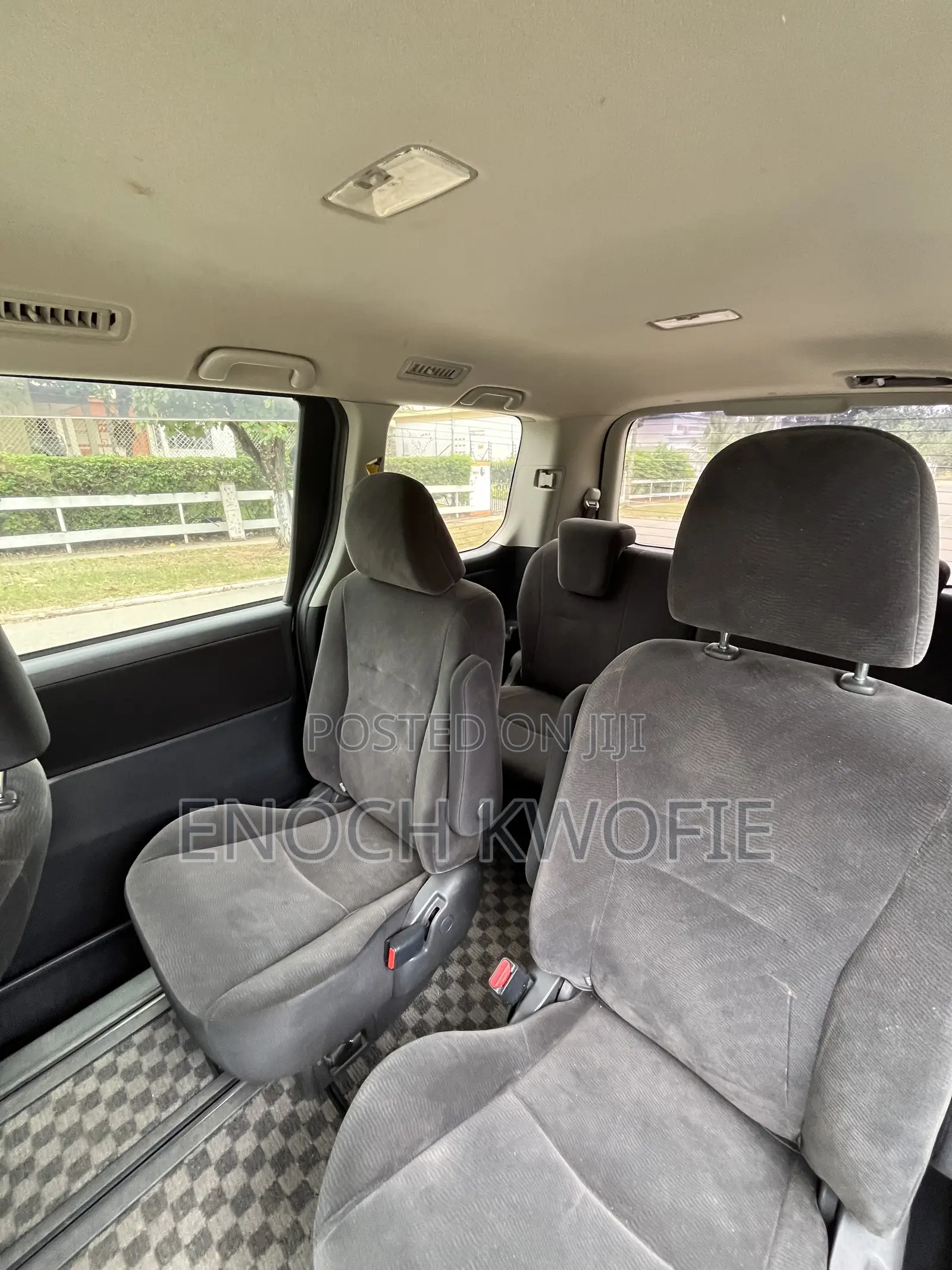 Toyota Voxy V 2WD 7-Seater 2012 Black