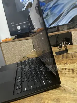 Laptop Microsoft Surface Laptop 8GB Intel Core i5 SSD 256GB