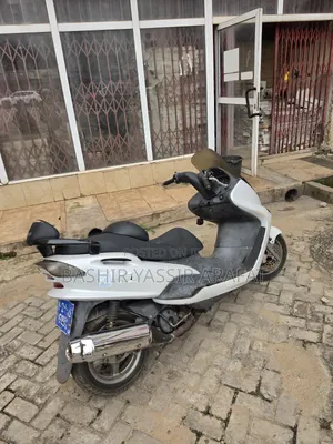 Yamaha Majesty 2001 White