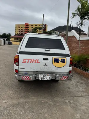 Mitsubishi L200 2012 White
