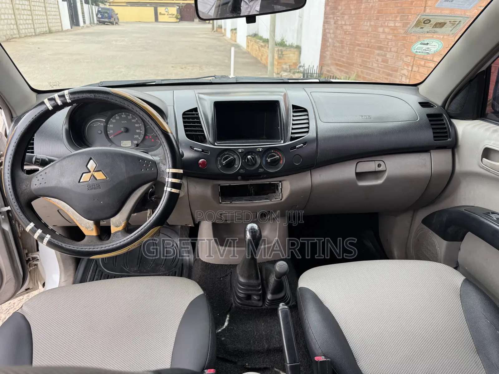 Mitsubishi L200 2012 White