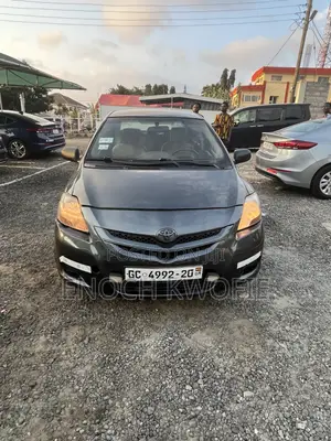 Toyota Yaris 2010 Gray