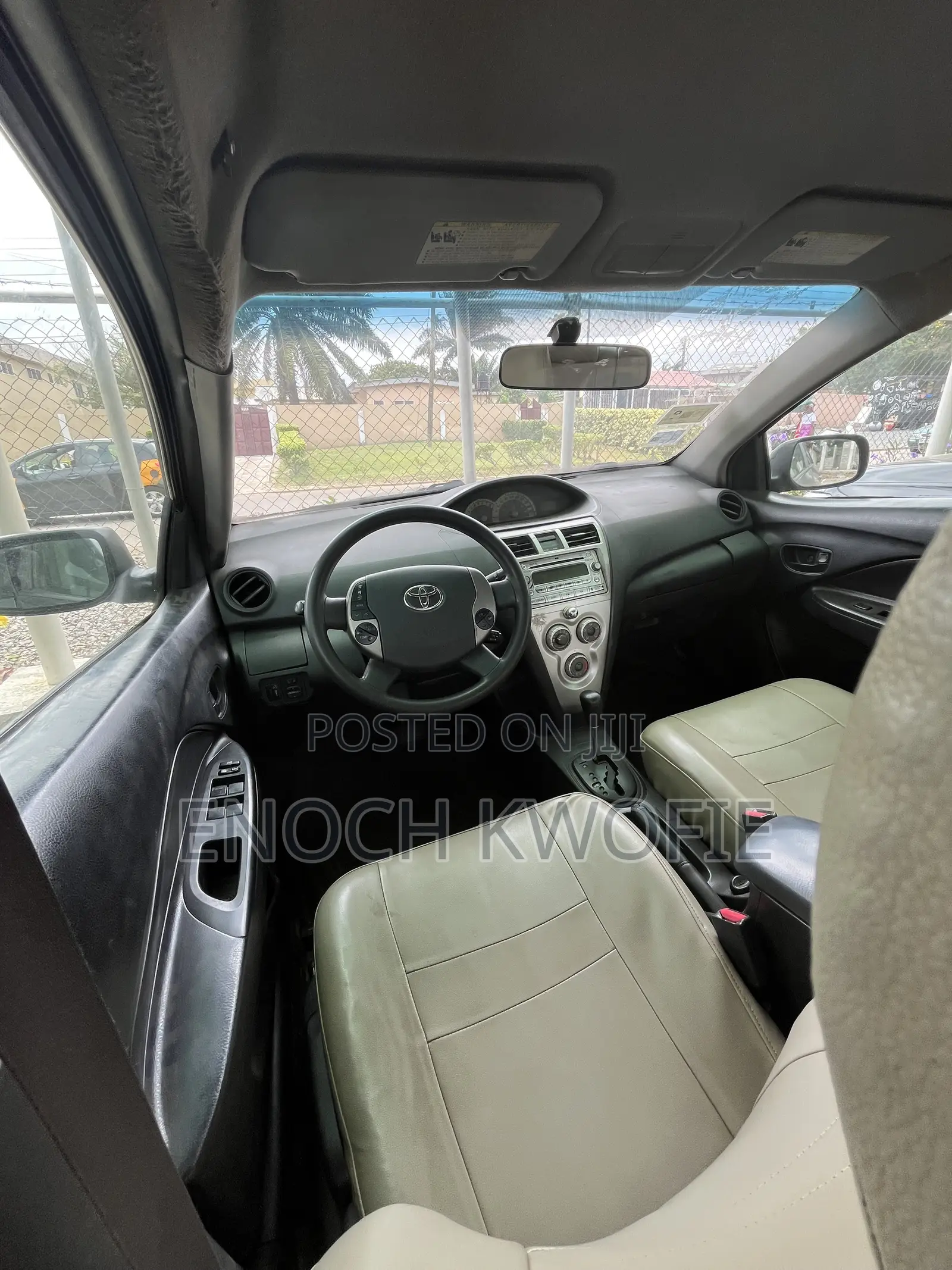Toyota Yaris 2010 Gray