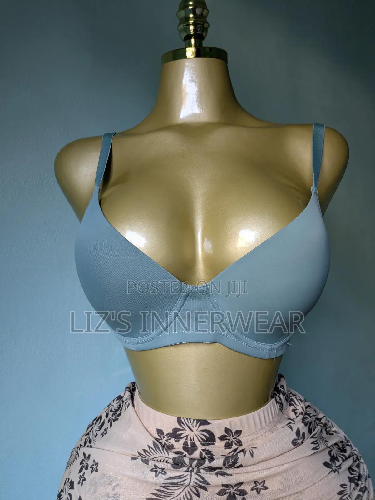 Girlie Brassiers