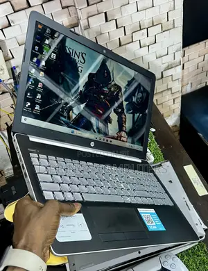 Laptop HP 15-dw0037wm 8GB AMD A10 HDD 1T