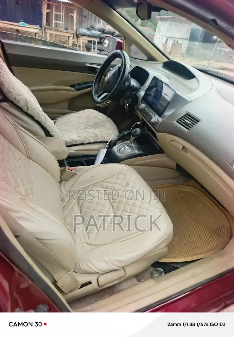 Honda Civic 1.8 5 Door Automatic 2010 Red