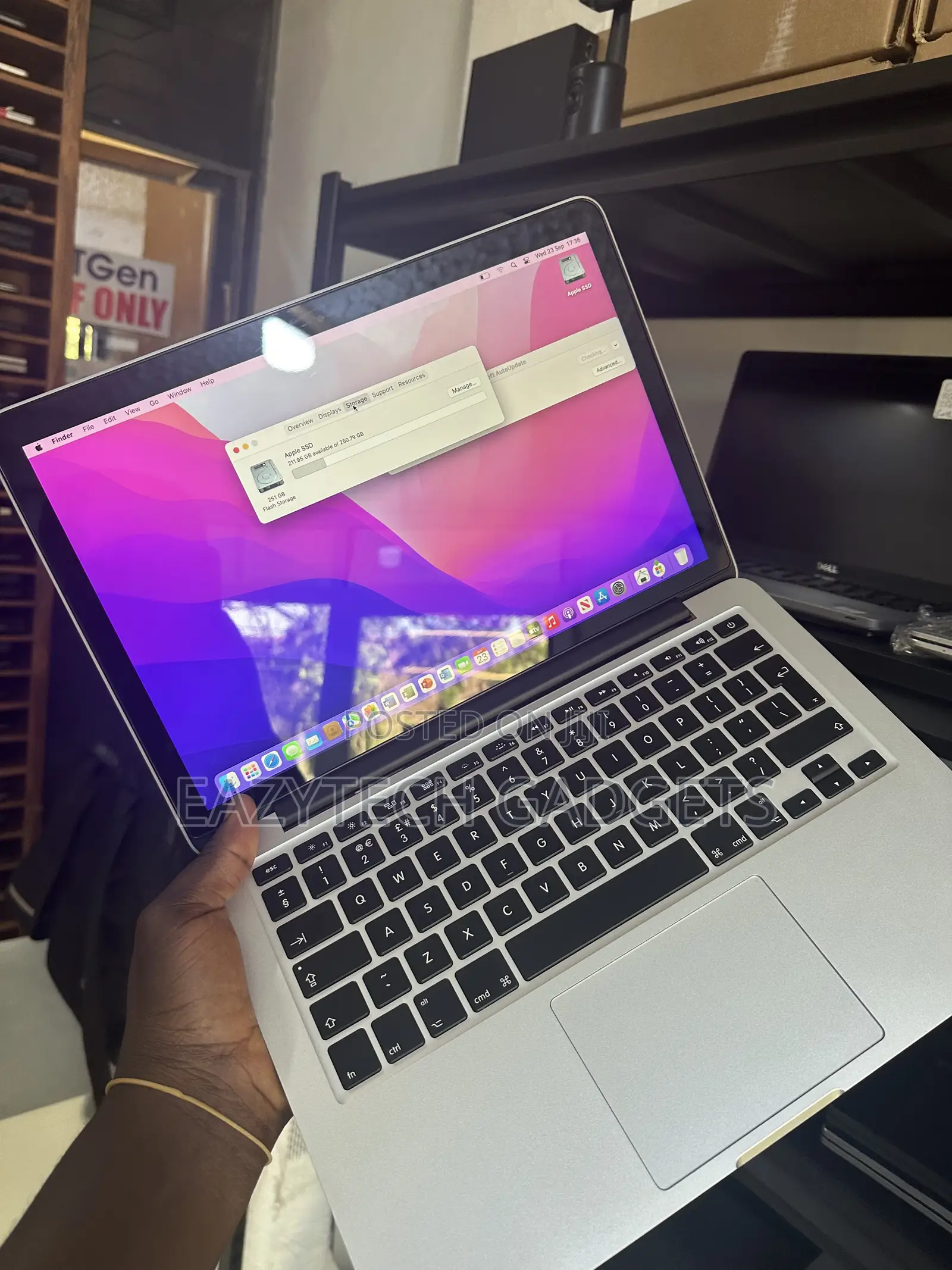 Laptop Apple MacBook Pro 2015 8GB Intel Core i5 SSD 256GB