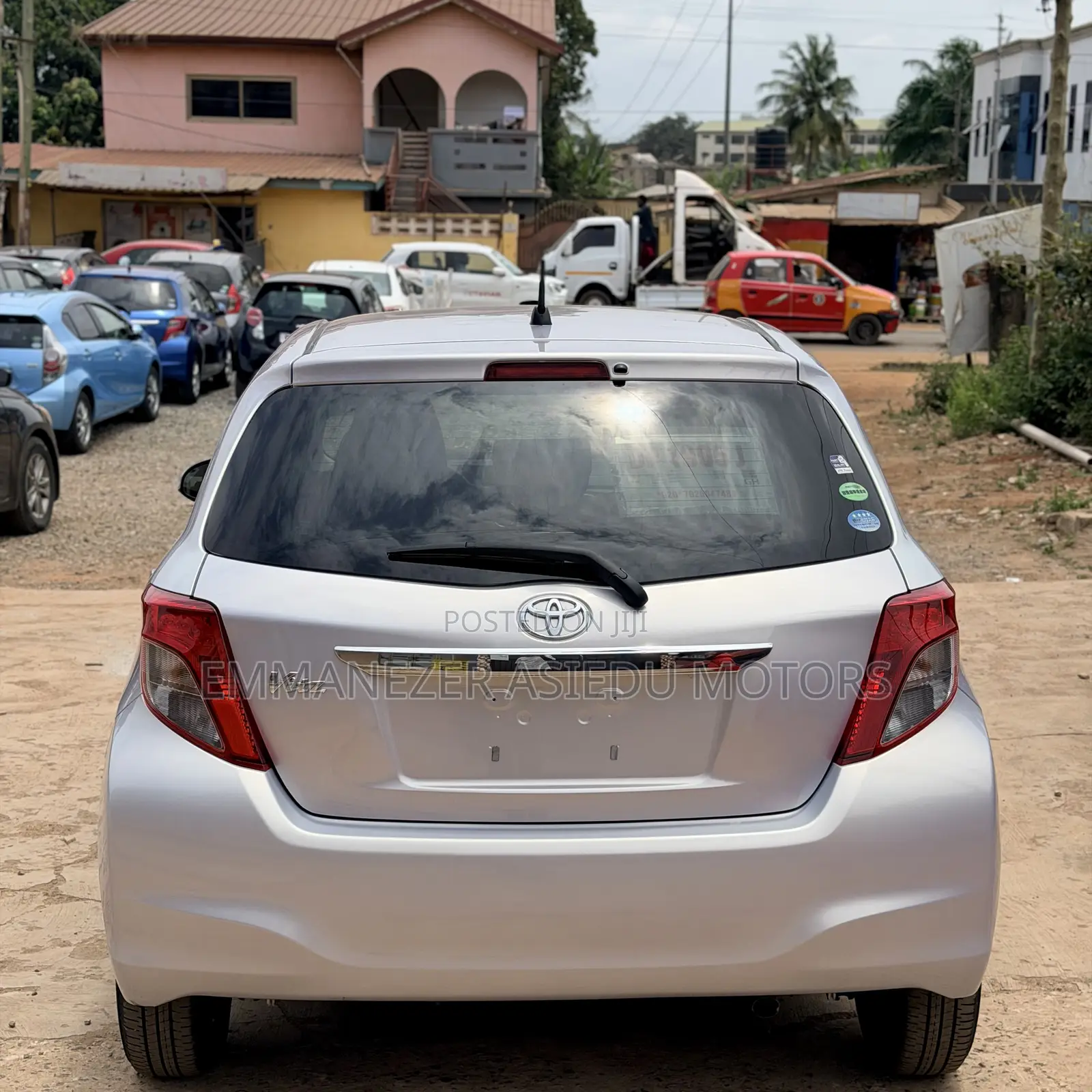 Toyota Vitz 1.3 FWD 5dr 2013 Ivory