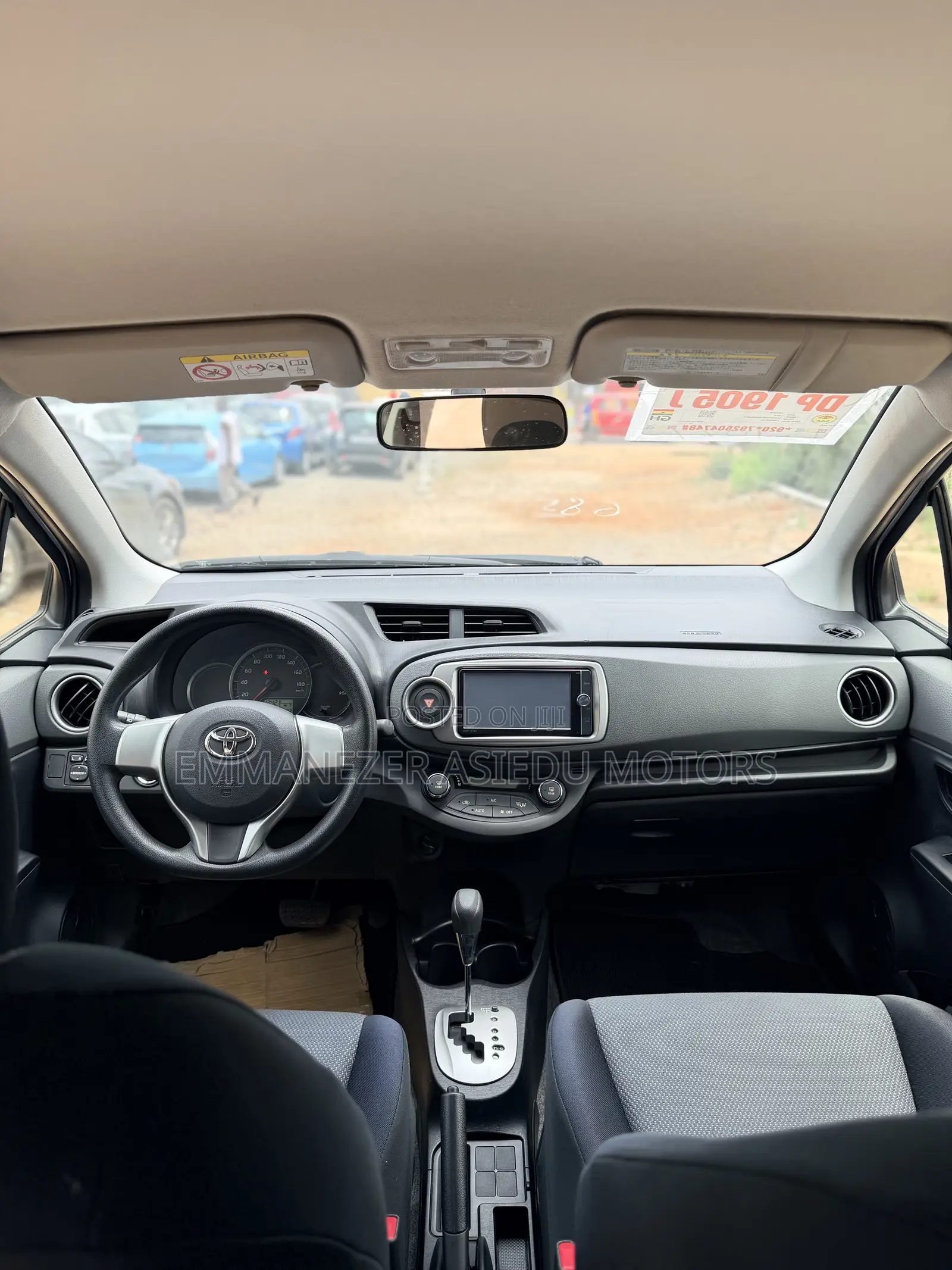 Toyota Vitz 1.3 FWD 5dr 2013 Ivory