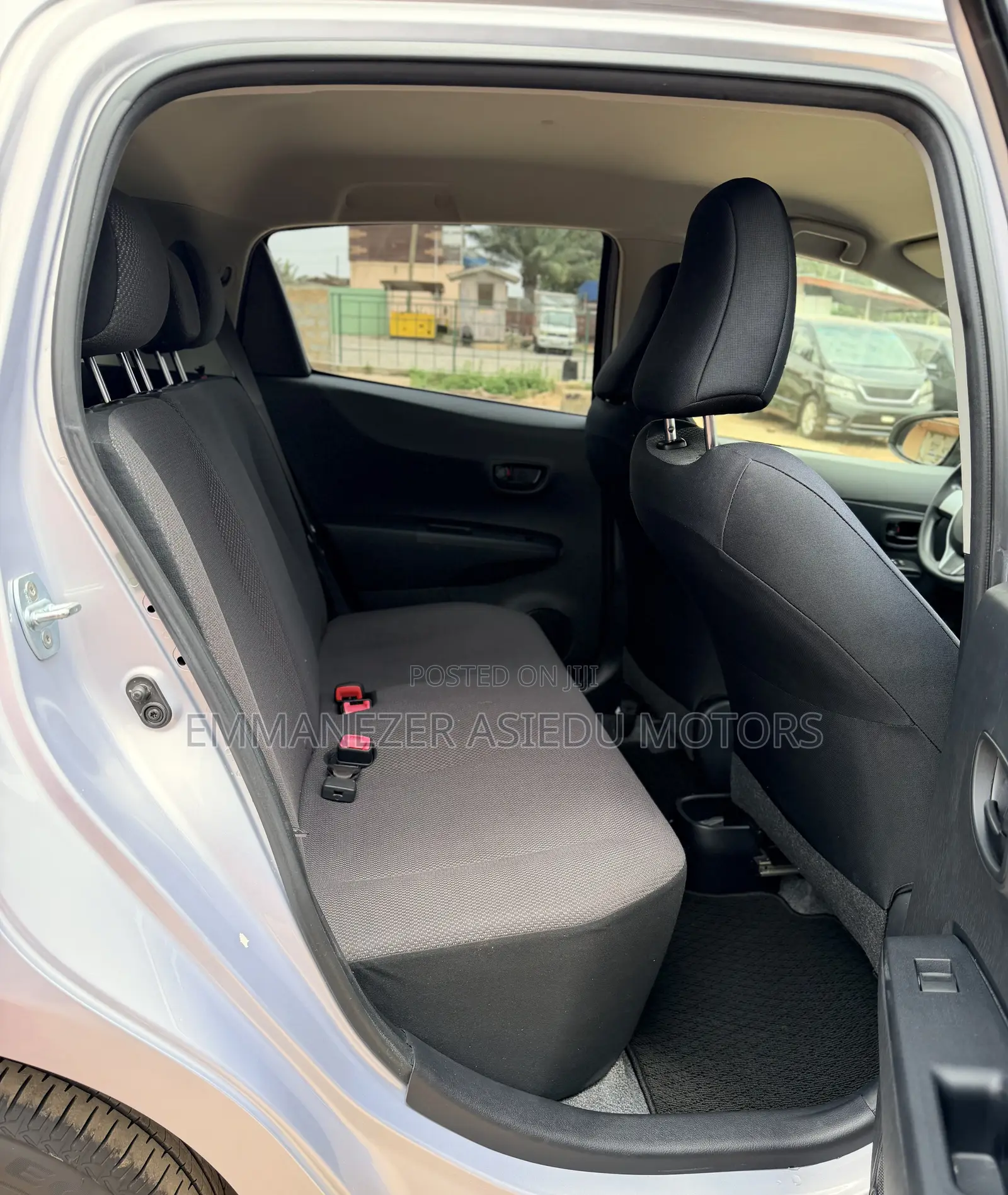 Toyota Vitz 1.3 FWD 5dr 2013 Ivory