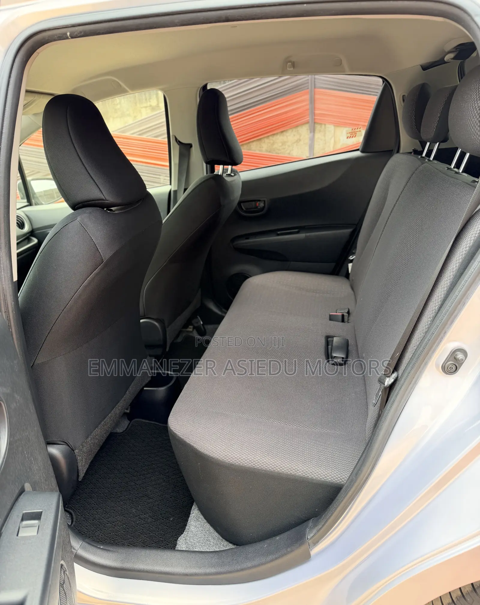 Toyota Vitz 1.3 FWD 5dr 2013 Ivory