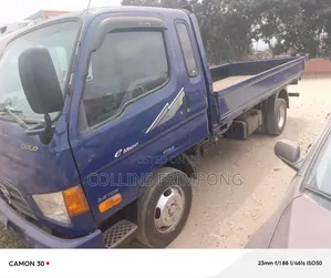 Hyundai Mighty 2012 Blue