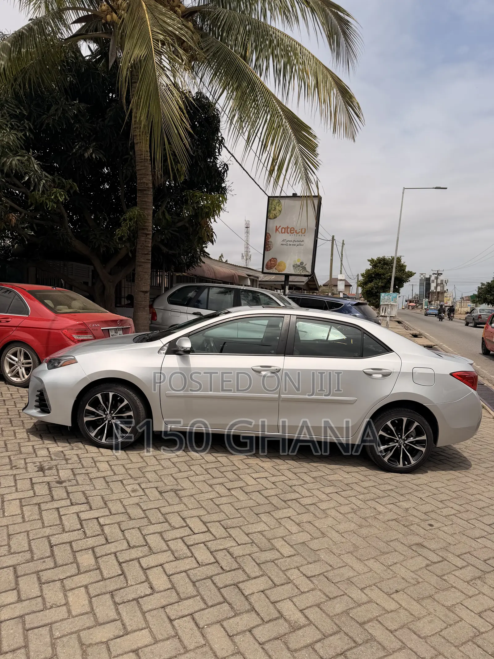Toyota Corolla XSE 4dr Sedan (1.8L 4cyl CVT) 2017 Silver