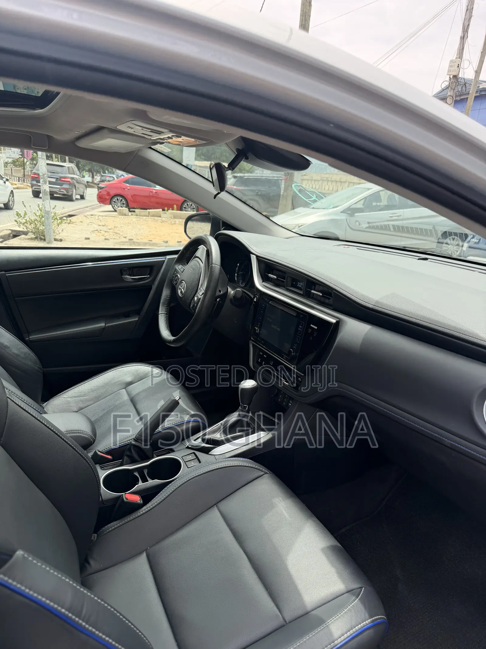 Toyota Corolla XSE 4dr Sedan (1.8L 4cyl CVT) 2017 Silver