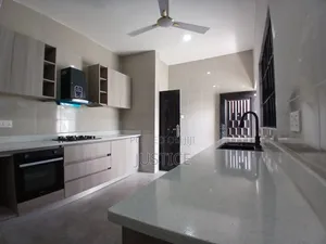 3bdrm House in Oyarifa, Ghana Flag for sale