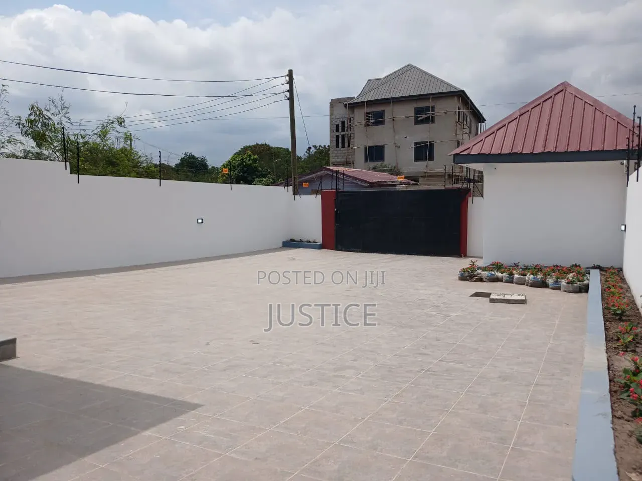 3bdrm House in Oyarifa, Ghana Flag for sale