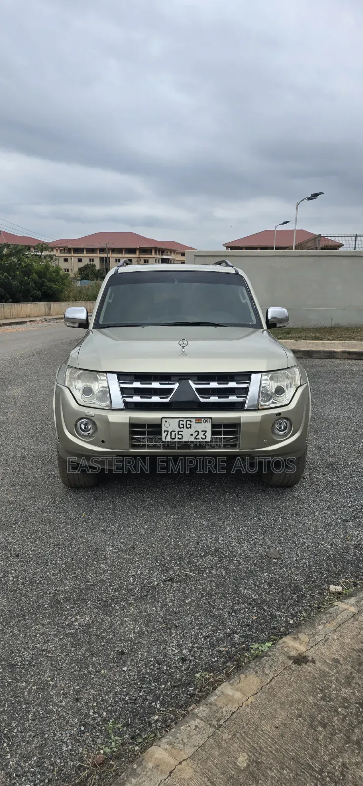 Mitsubishi Pajero V90 3.8 V6 GLS/GLX 2015 Gold