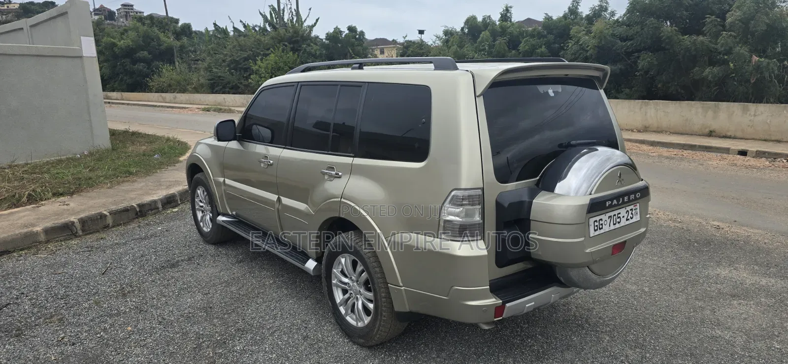 Mitsubishi Pajero V90 3.8 V6 GLS/GLX 2015 Gold