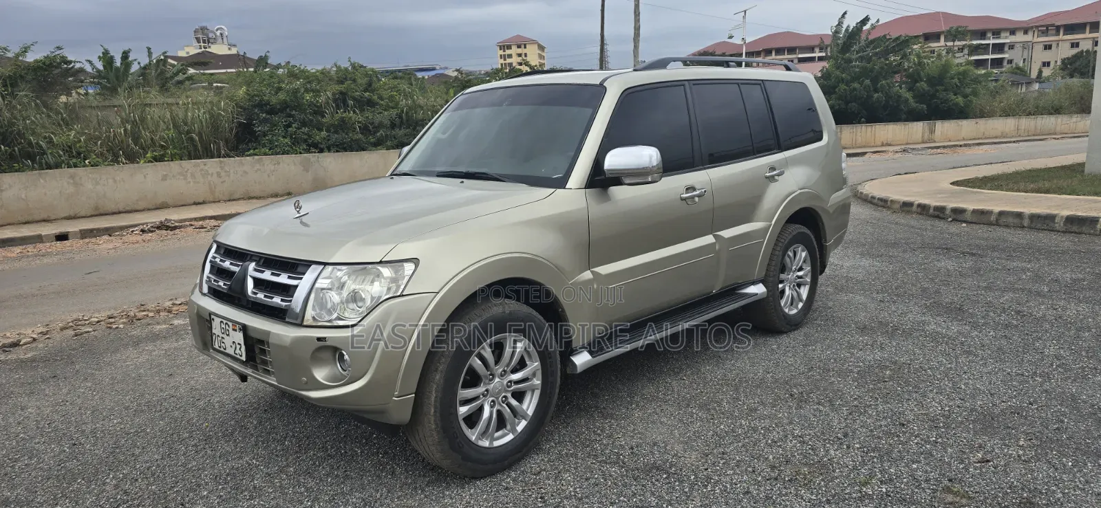 Mitsubishi Pajero V90 3.8 V6 GLS/GLX 2015 Gold