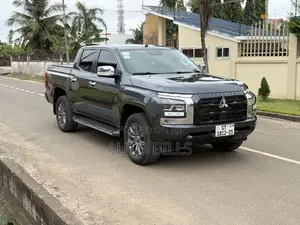 Mitsubishi L200 2025 Gray