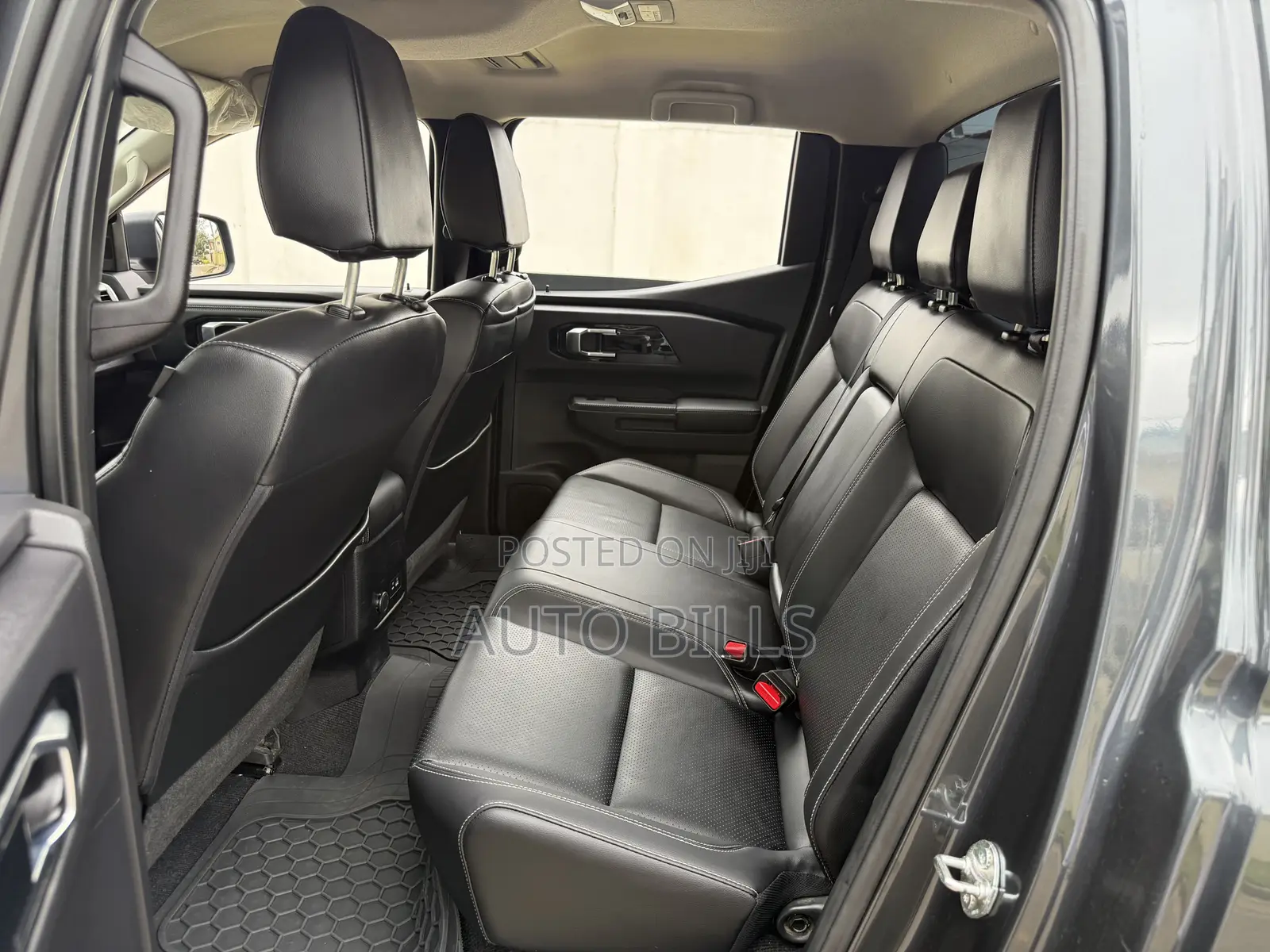 Mitsubishi L200 2025 Gray