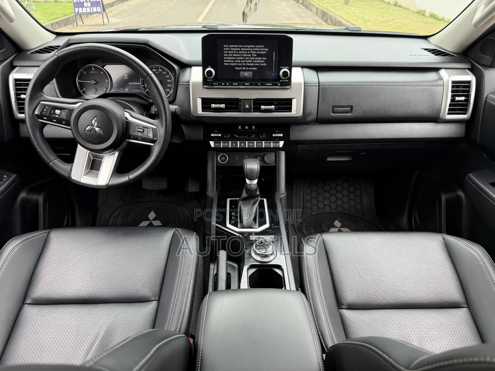 Mitsubishi L200 2025 Gray