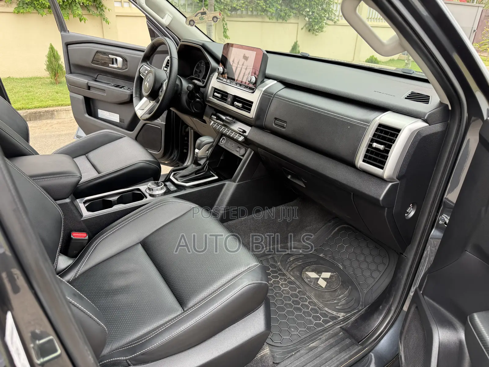 Mitsubishi L200 2025 Gray