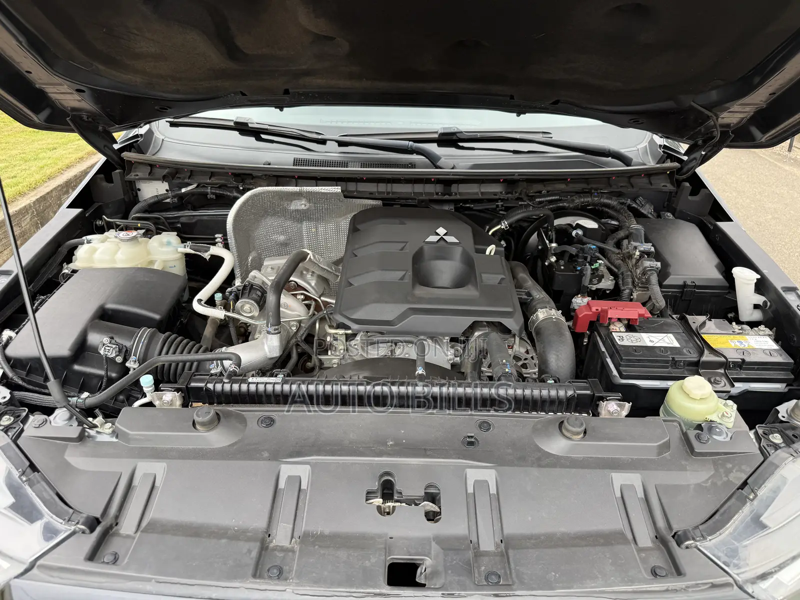 Mitsubishi L200 2025 Gray