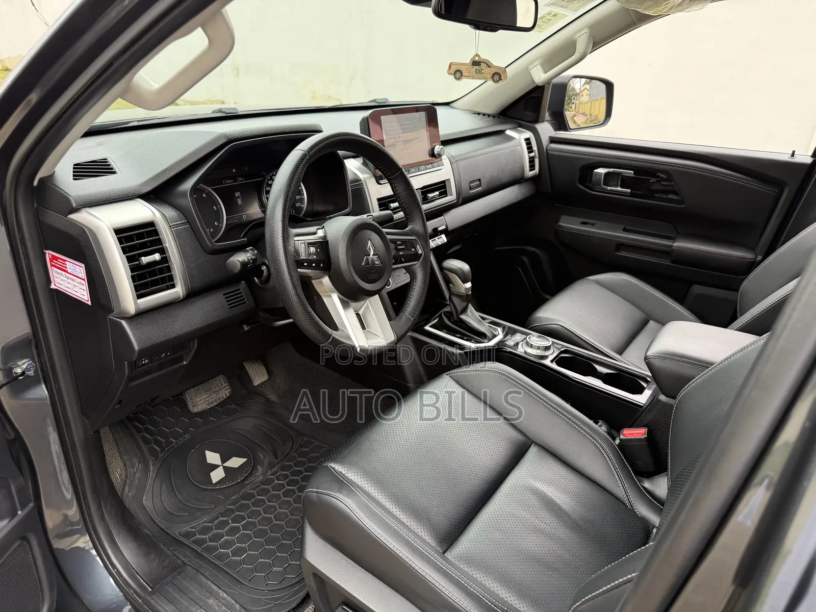 Mitsubishi L200 2025 Gray