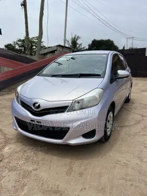 Toyota Vitz 1.3 AWD 5dr 2013 Silver