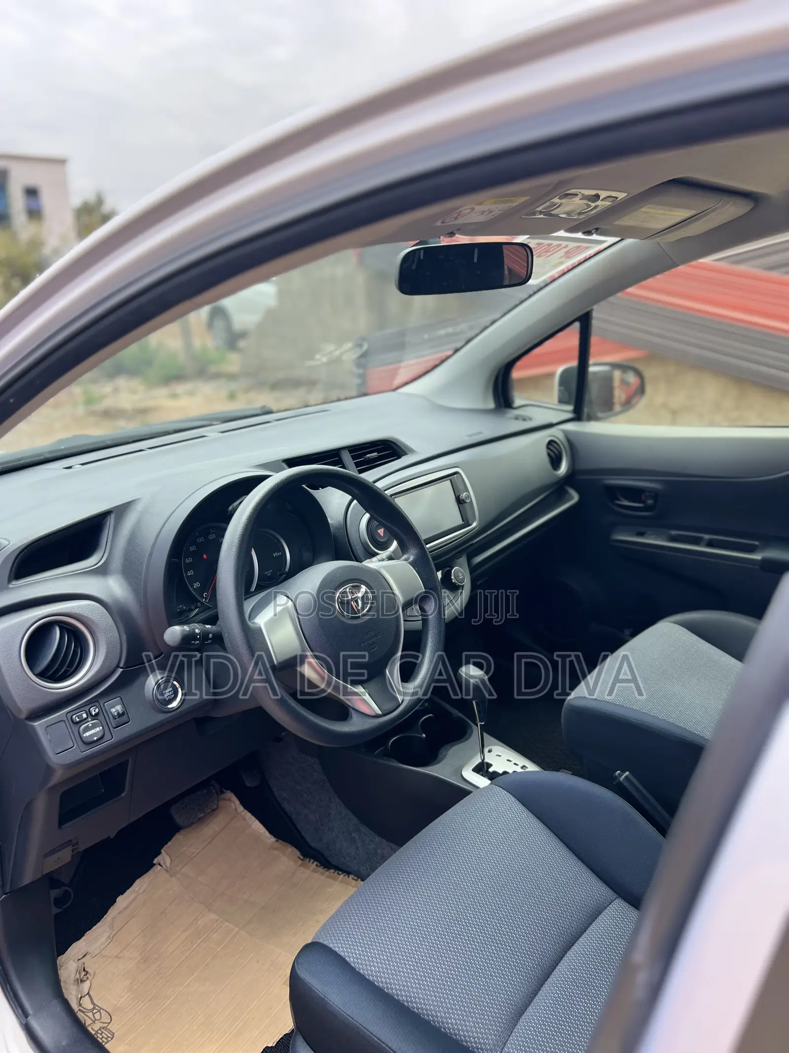 Toyota Vitz 1.3 AWD 5dr 2013 Silver