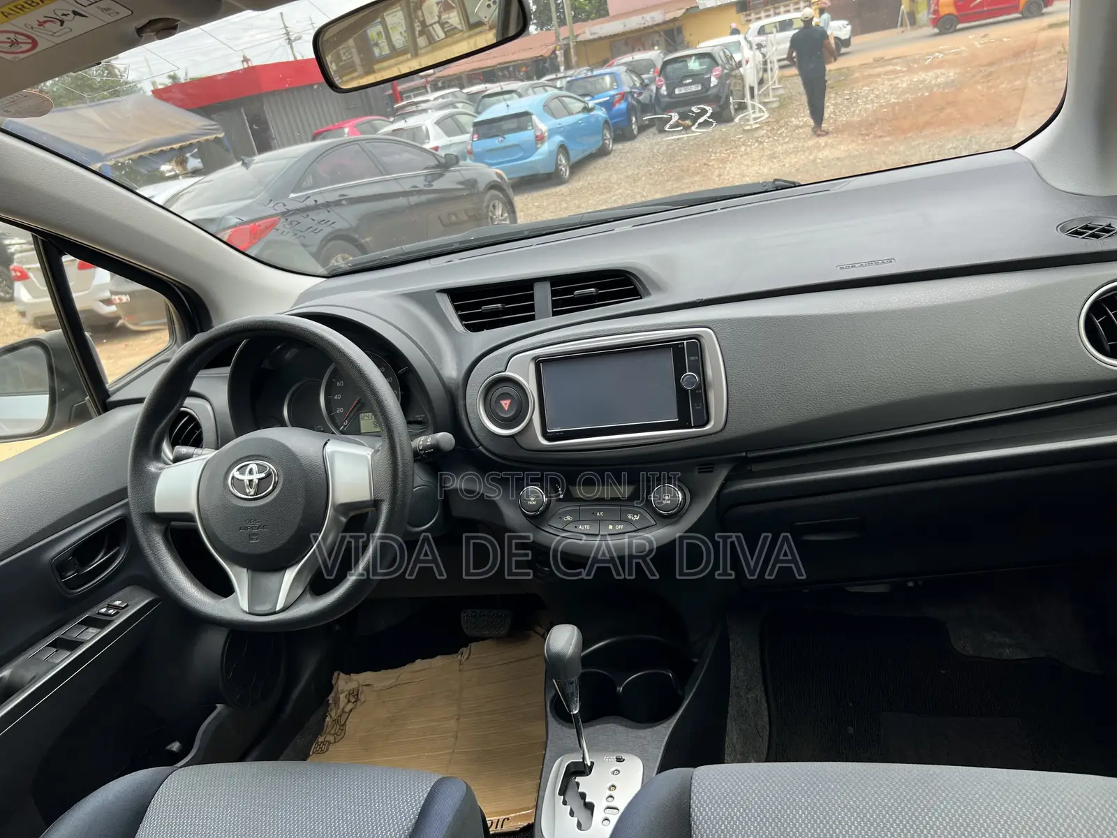 Toyota Vitz 1.3 AWD 5dr 2013 Silver