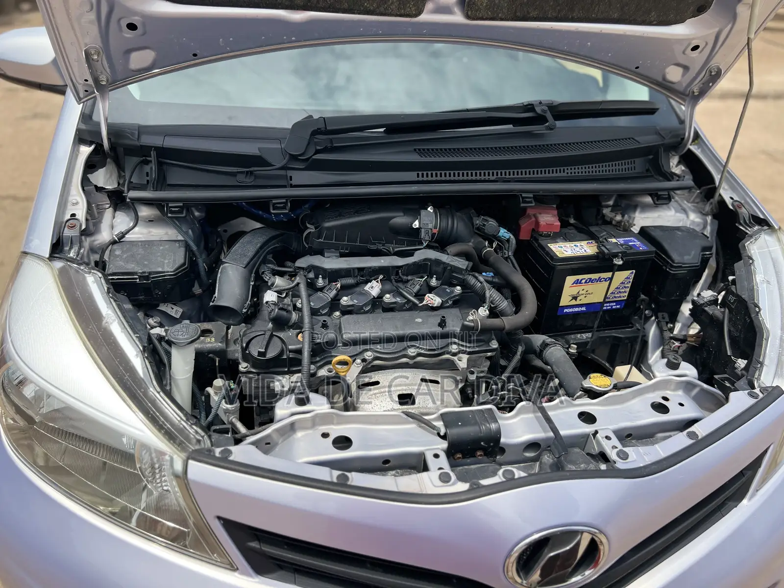 Toyota Vitz 1.3 AWD 5dr 2013 Silver