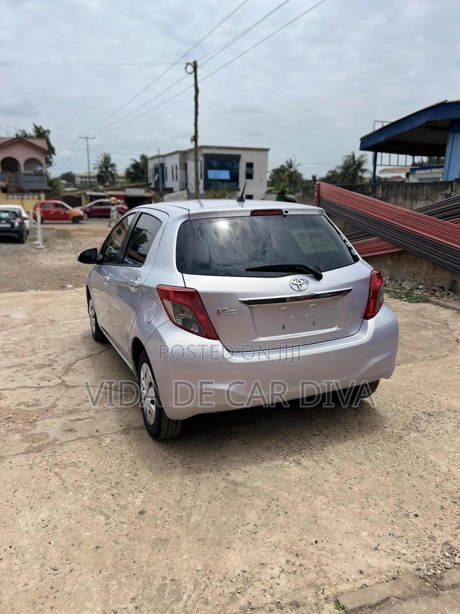 Toyota Vitz 1.3 AWD 5dr 2013 Silver