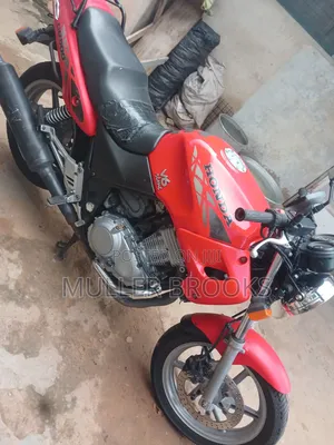 Honda CB 2019 Red