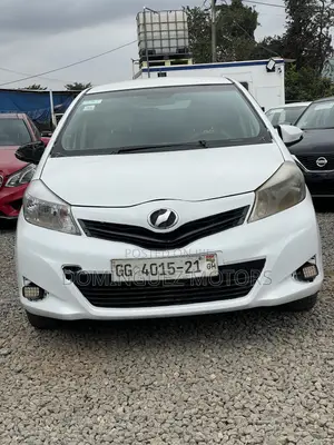 Toyota Vitz 2012 White