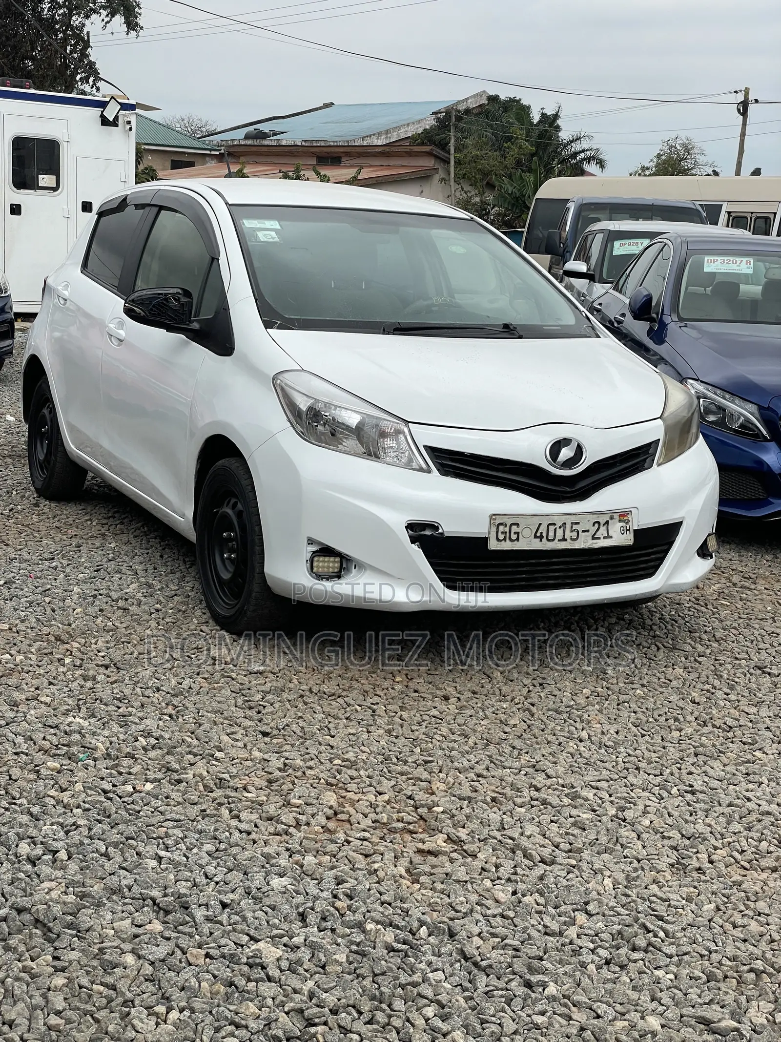 Toyota Vitz 2012 White