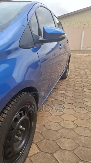 Toyota Yaris 2013 Blue