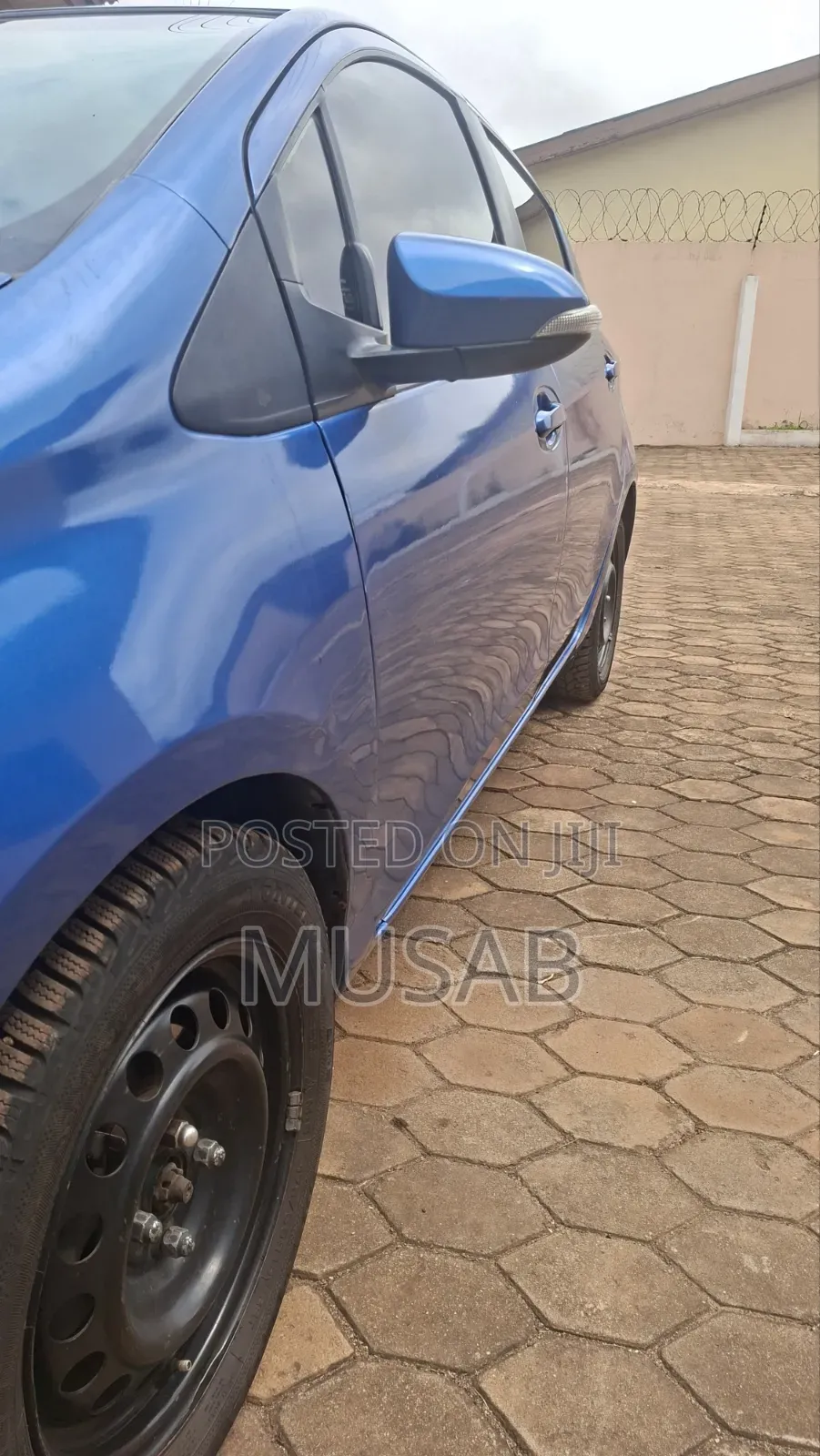 Toyota Yaris 2013 Blue
