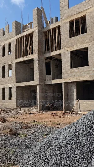 16bdrm Apartment in Community 25 for sale