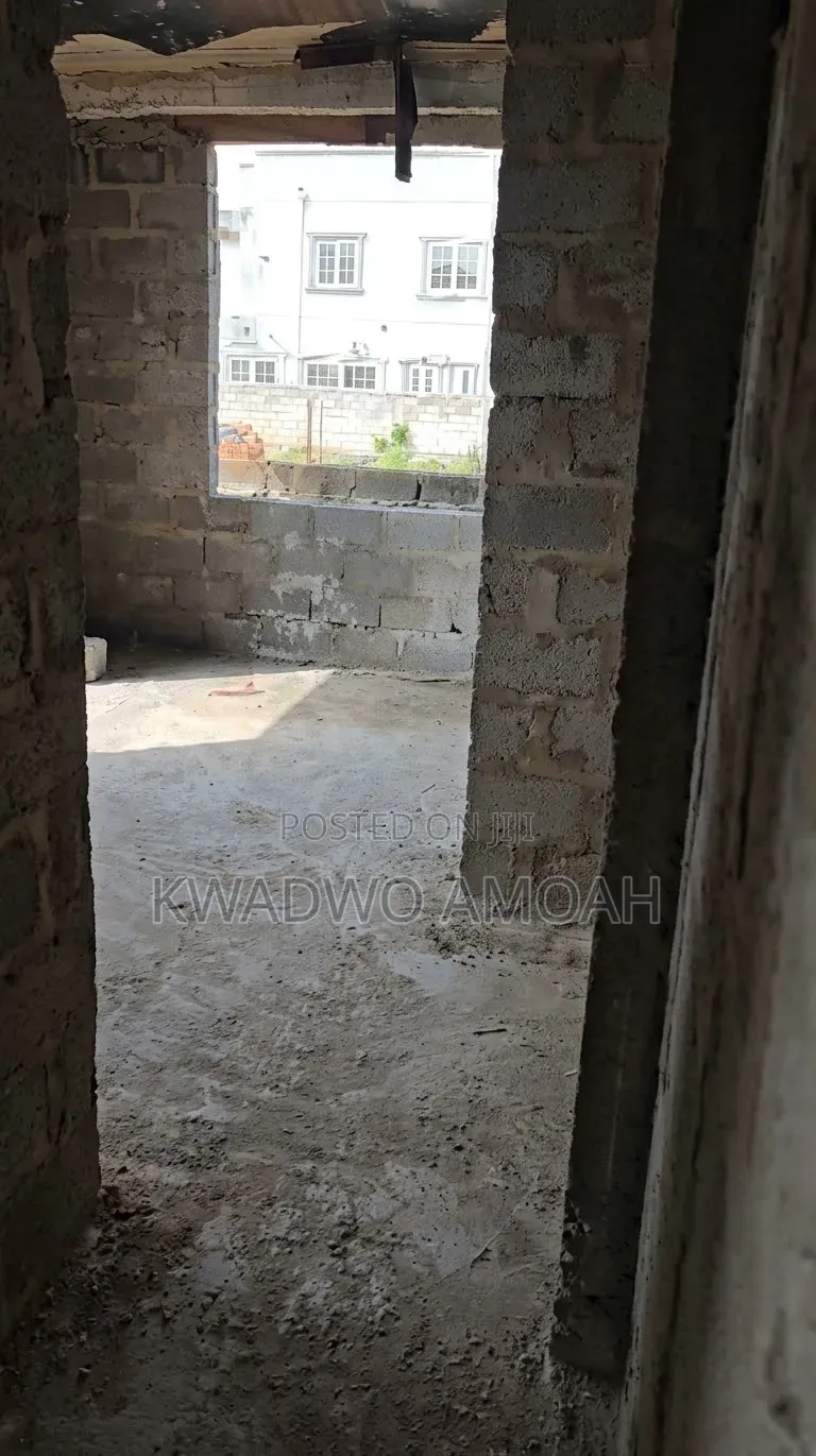 16bdrm Apartment in Community 25 for sale