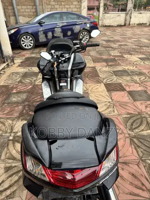 Yamaha Majesty 2012 Black