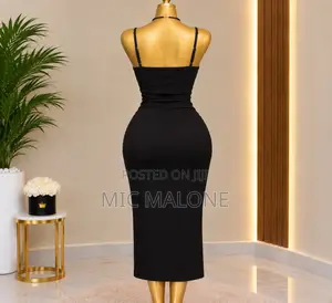 Women’s Black Ruched Bodycon 3⁄4-Length Midi Dress