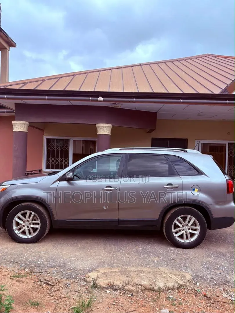 Kia Sorento LX 4dr SUV (2.4L 4cyl 6A) 2015 Gray