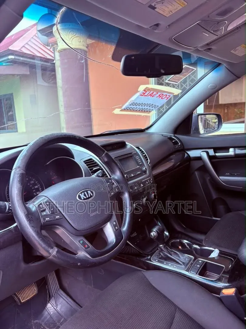 Kia Sorento LX 4dr SUV (2.4L 4cyl 6A) 2015 Gray