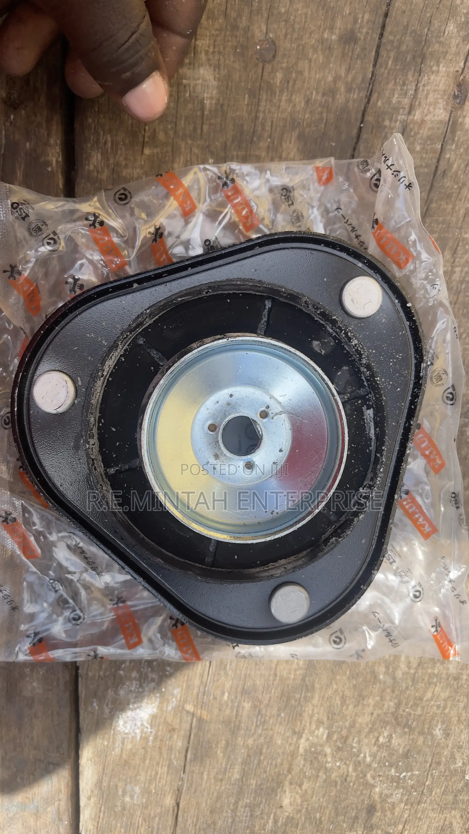 Strut Mounts