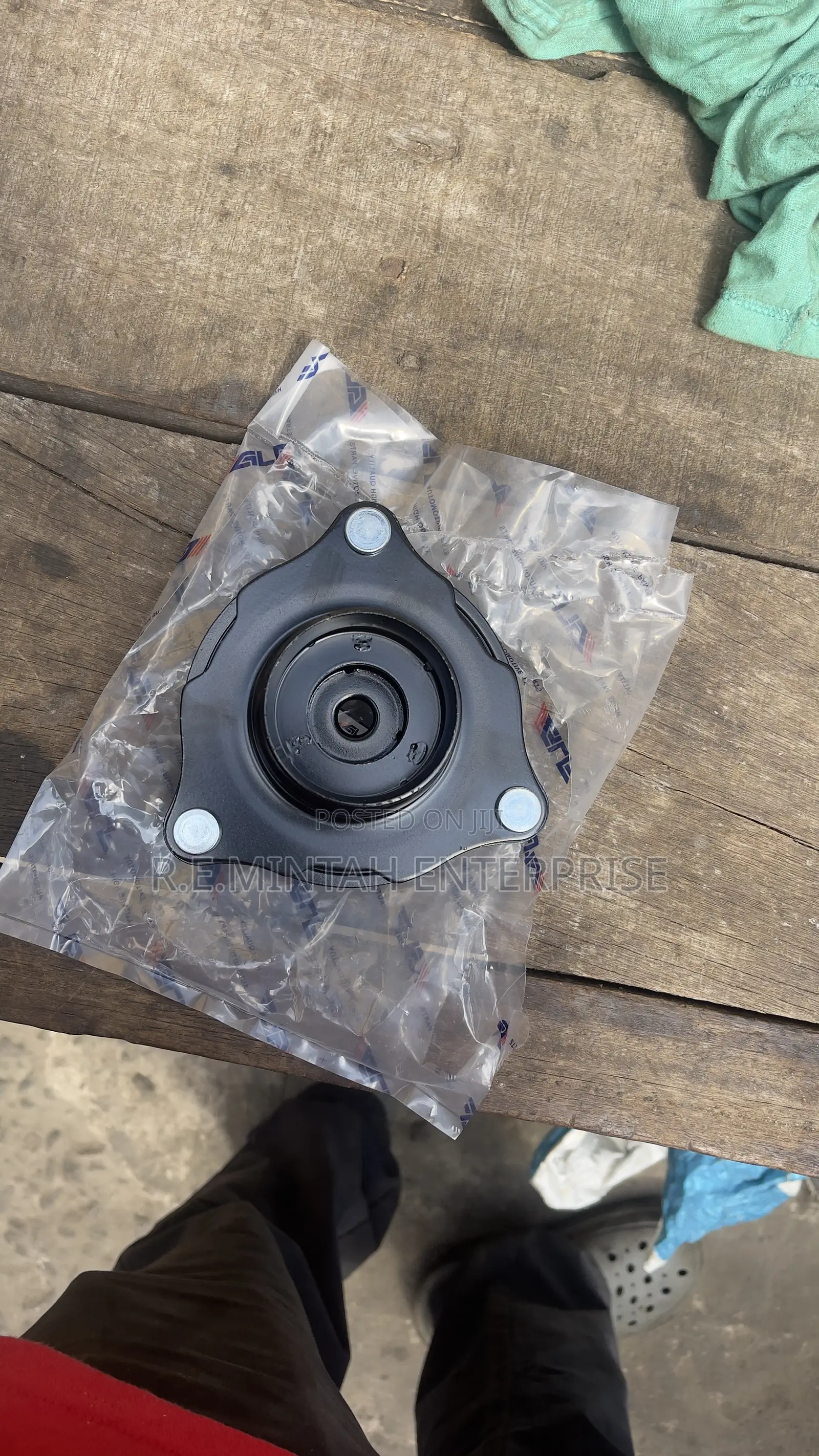 Strut Mounts