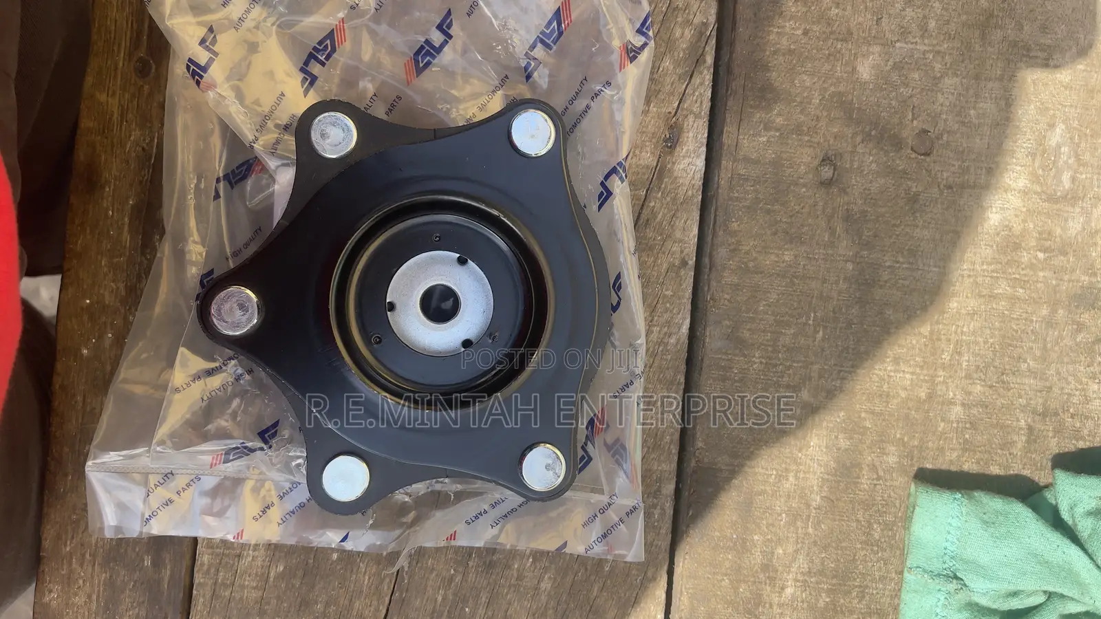 Strut Mounts