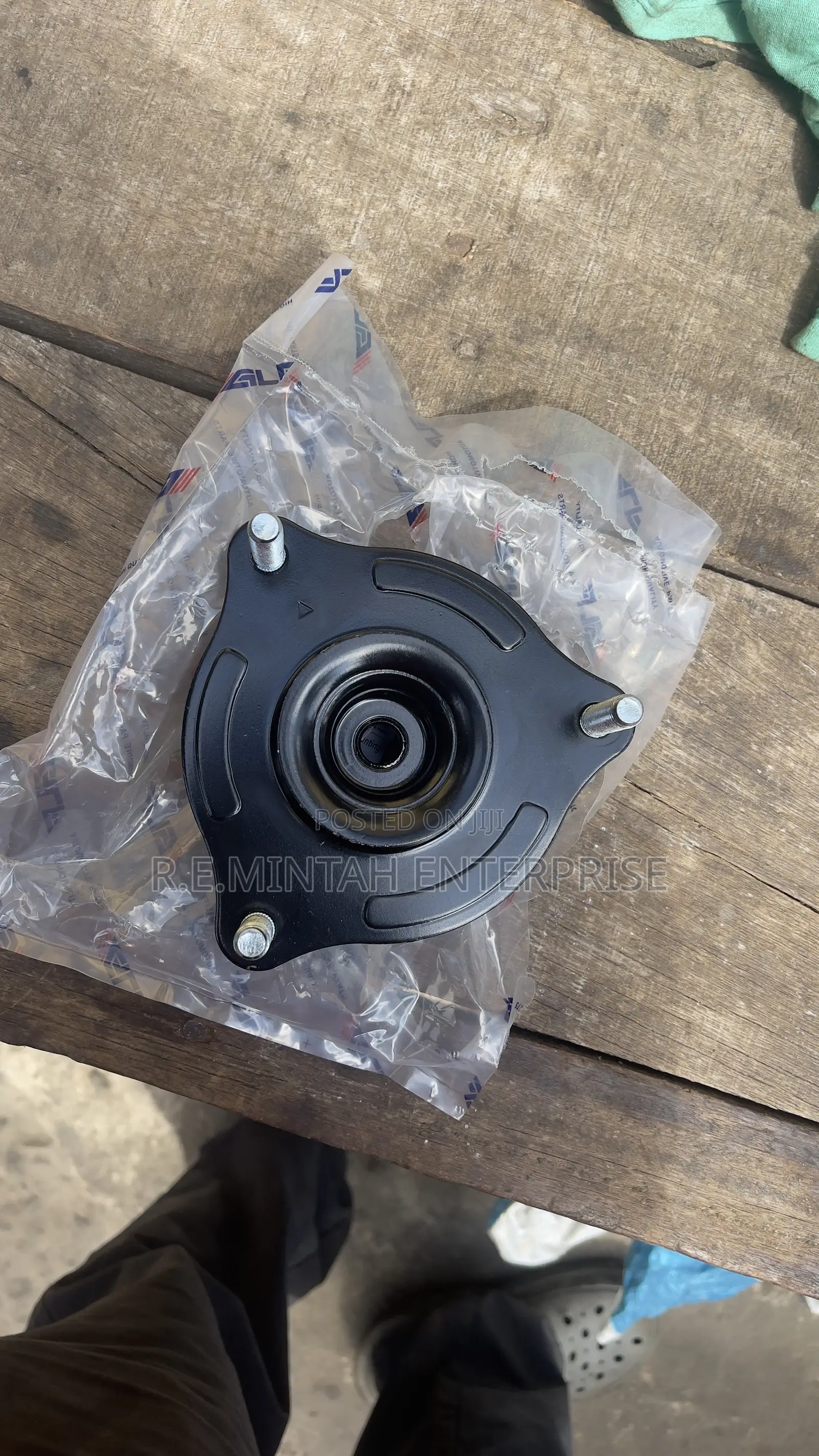 Strut Mounts