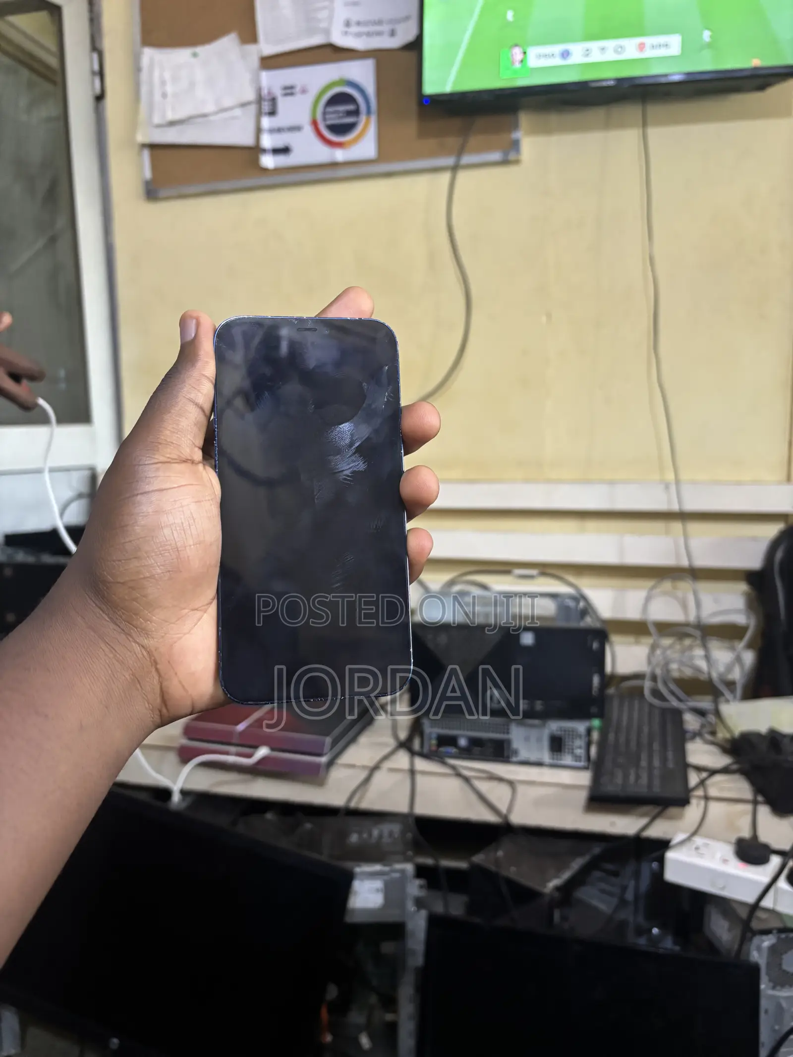 Apple iPhone 12 64 GB Black